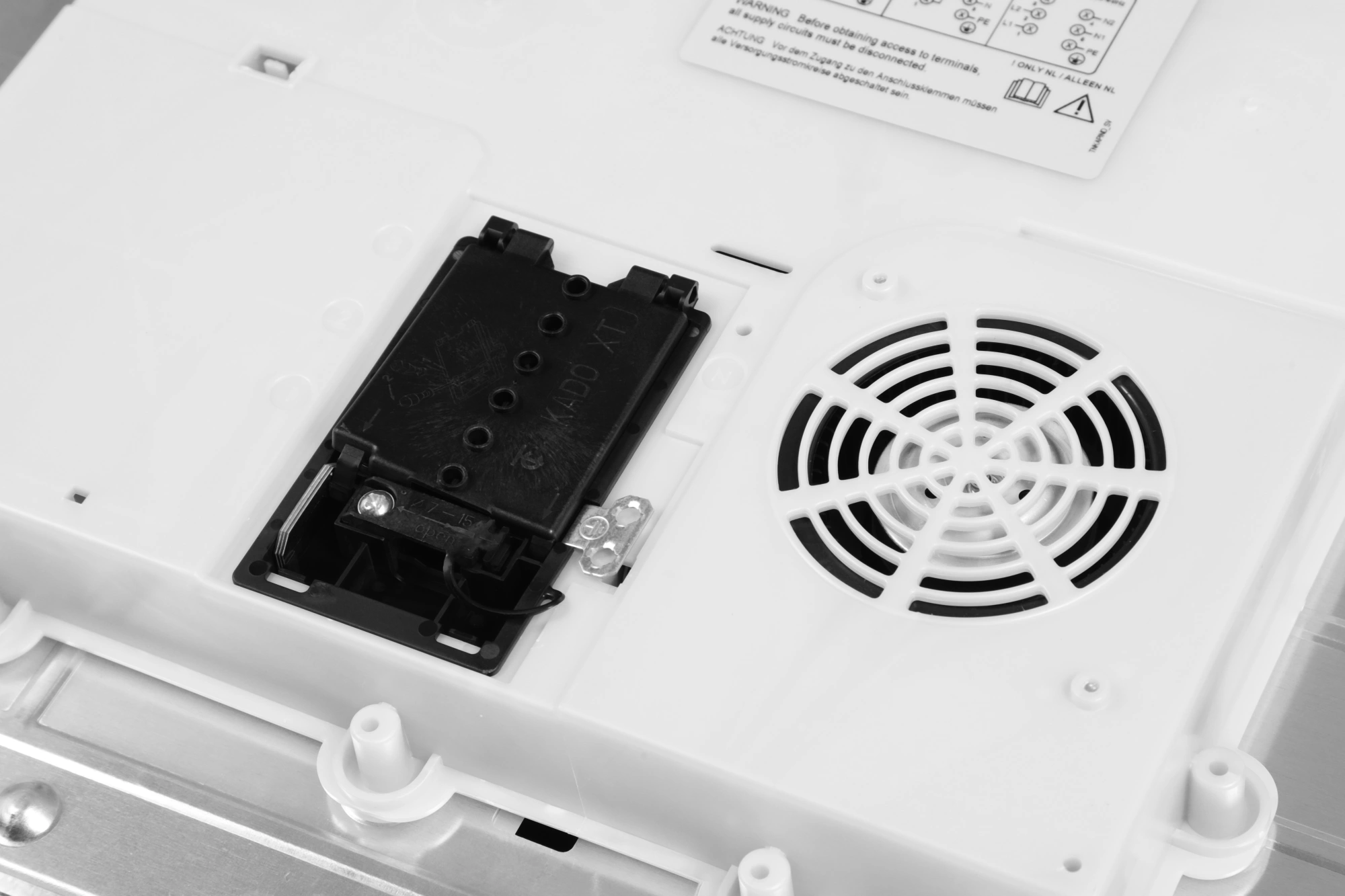 Индукционная варочная поверхность Gorenje GI6401BSC черный