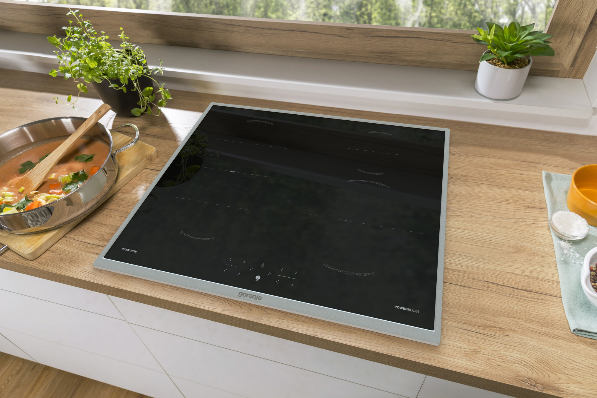 Индукционная варочная поверхность Gorenje GI6421BX черный