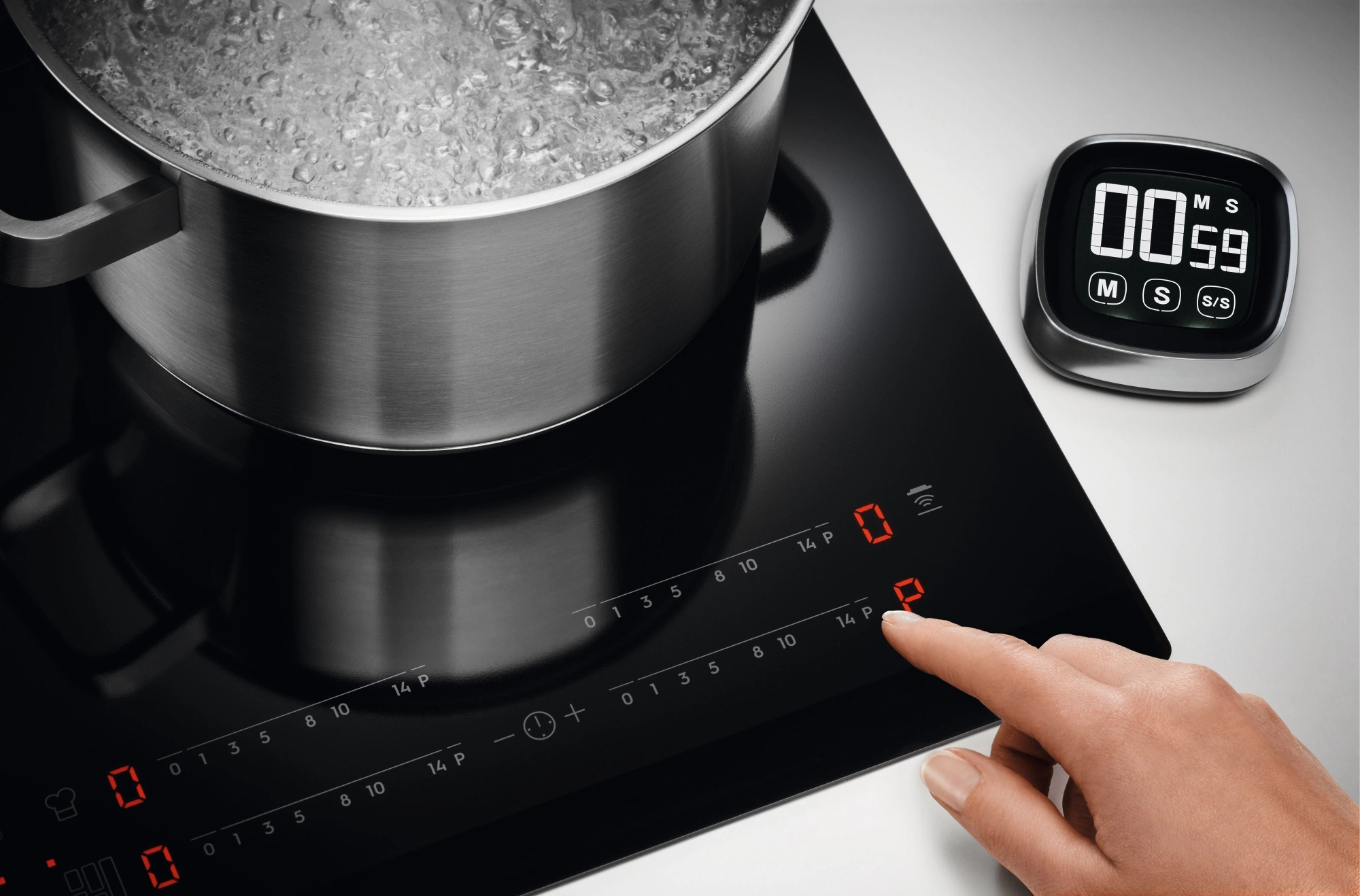 Индукционная варочная поверхность Electrolux EIV64453 черный
