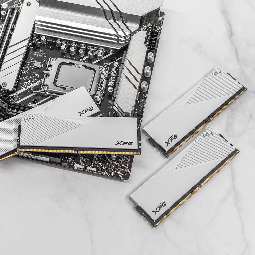 Память DDR5 2x16GB 6400MHz A-Data AX5U6400C3216G-DCLAWH XPG Lancer RTL Gaming PC5-51200 CL32 DIMM 288-pin 1.4В kit dual rank с радиатором Ret