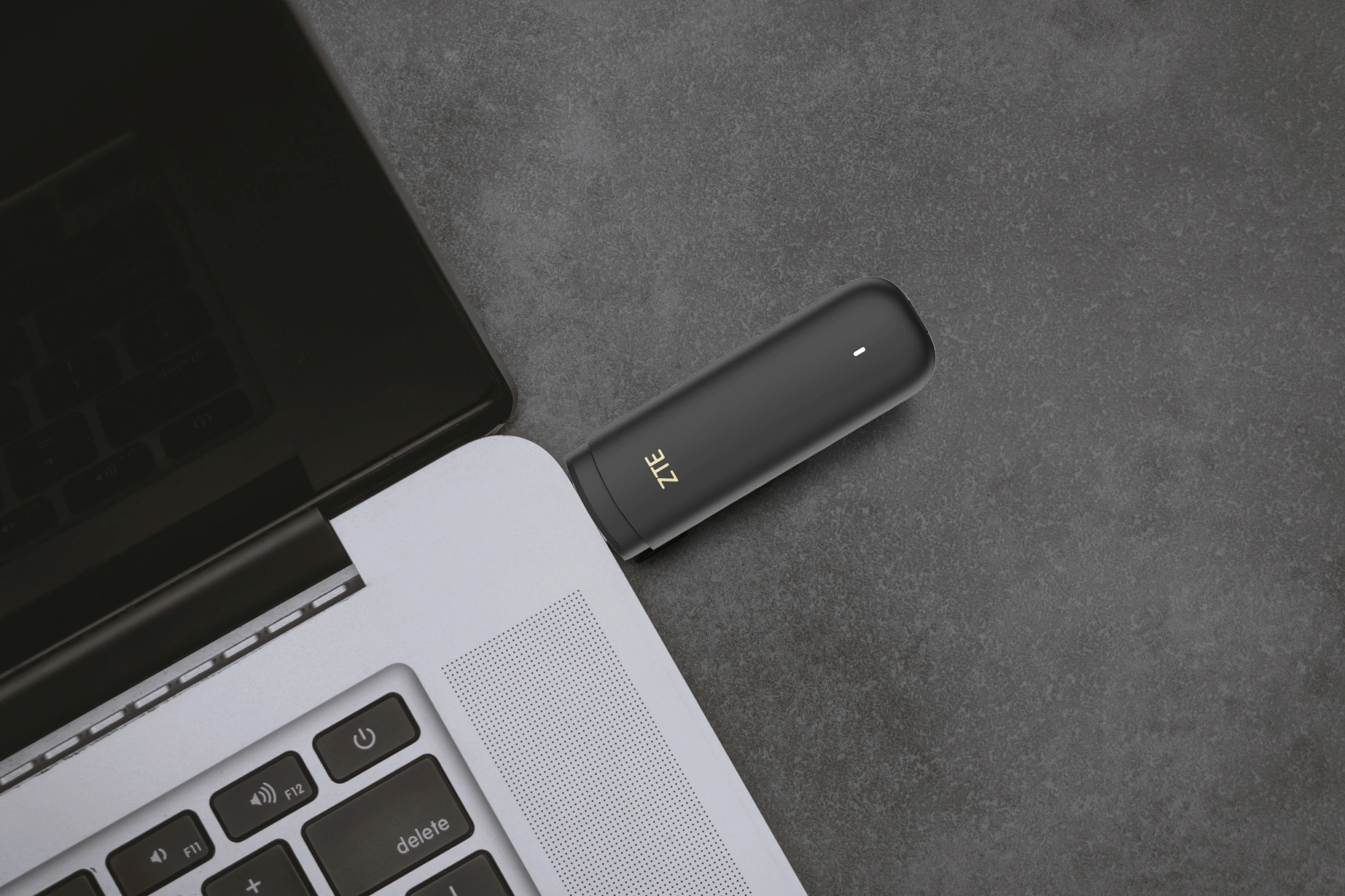 Модем 3G/4G ZTE F30Pro USB Wi-Fi VPN Firewall +Router внешний черный