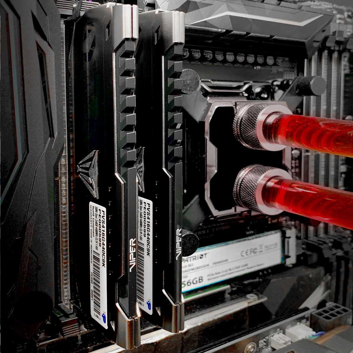 Память DDR4 2x16GB 3600MHz Patriot PVS432G360C8K Viper Steel RTL Gaming PC4-28800 CL18 DIMM 288-pin 1.35В single rank с радиатором Ret