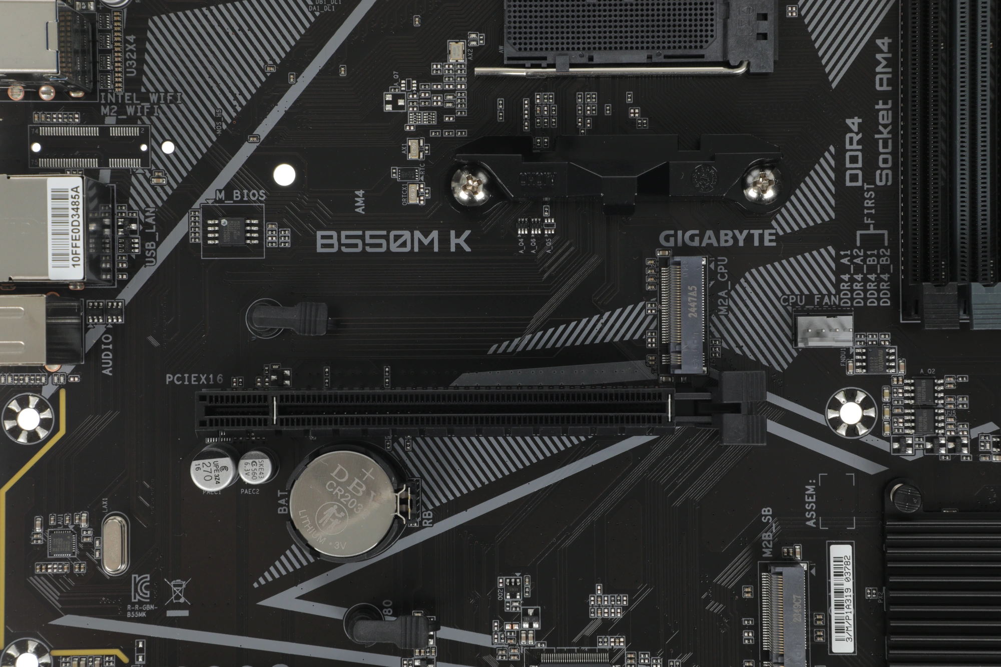 Материнская плата Gigabyte B550M K Soc-AM4 AMD B550 4xDDR4 mATX AC`97 8ch(7.1) GbLAN RAID+HDMI+DP