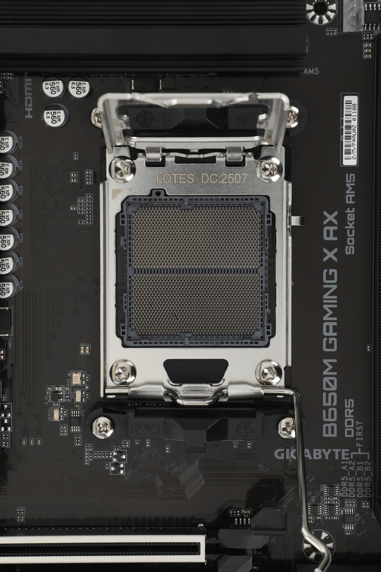 Материнская плата Gigabyte B650M GAMING X AX Socket AM5 AMD B650 4xDDR5 mATX AC`97 8ch(7.1) 2.5Gg RAID+HDMI+DP