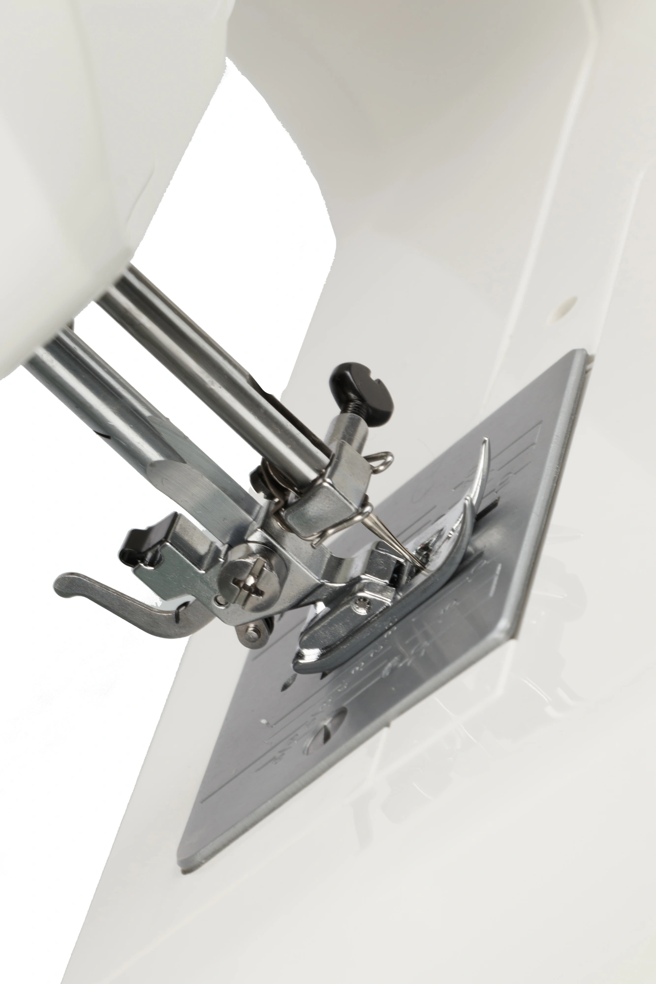Швейная машина Janome 311PG белый/розовый