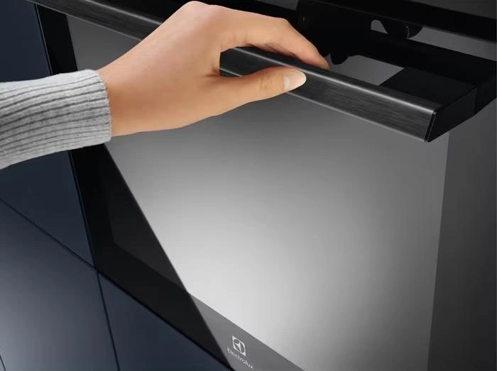 Духовой шкаф Электрический Electrolux EOD4P57H черный