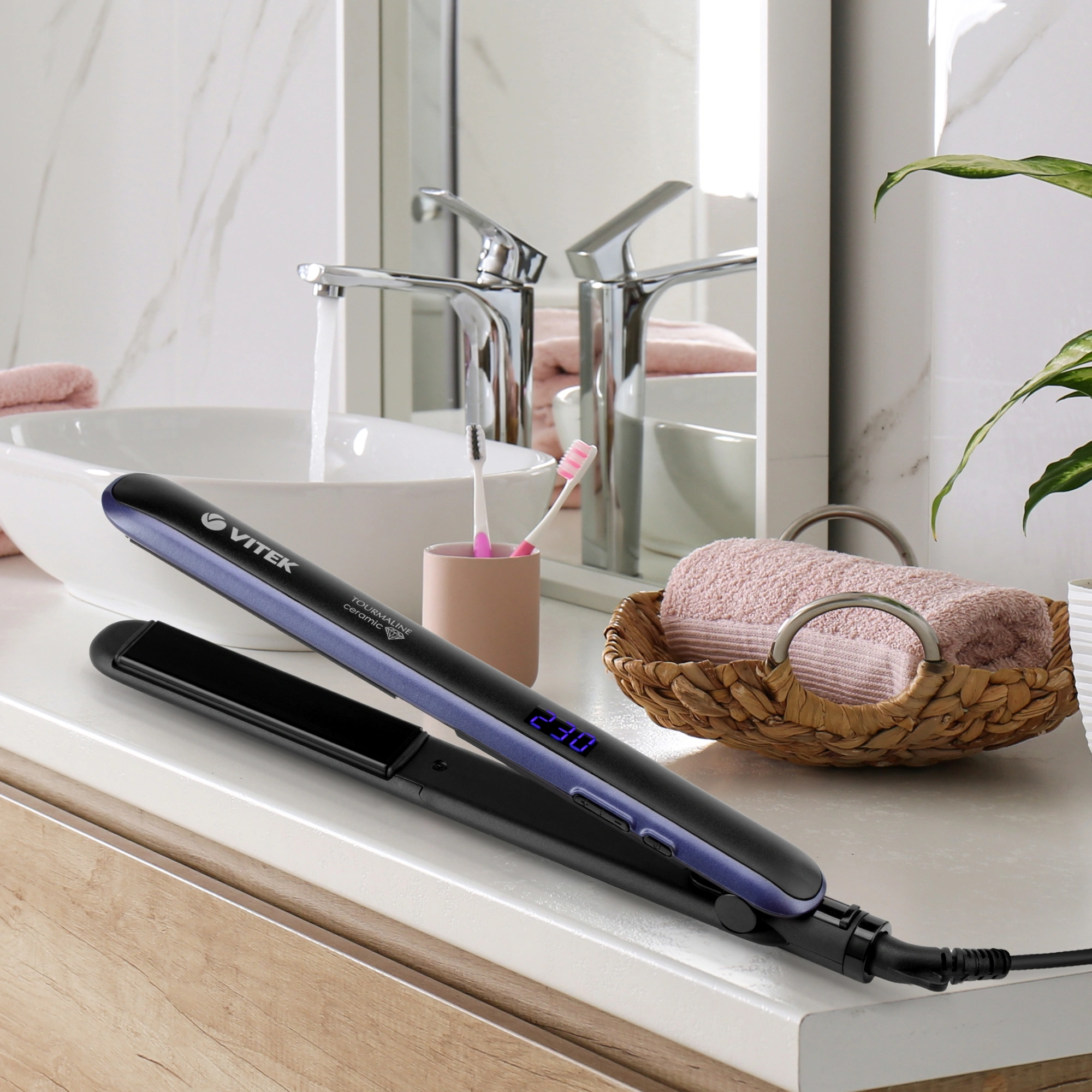 Выпрямитель Vitek VT-8414 40Вт черный макс.темп.:230С покрытие:керамико-турмалиновое