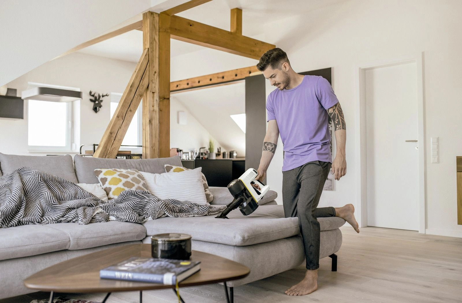 Пылесос ручной Karcher VC 4 Cordless myHome 21Вт белый/серый
