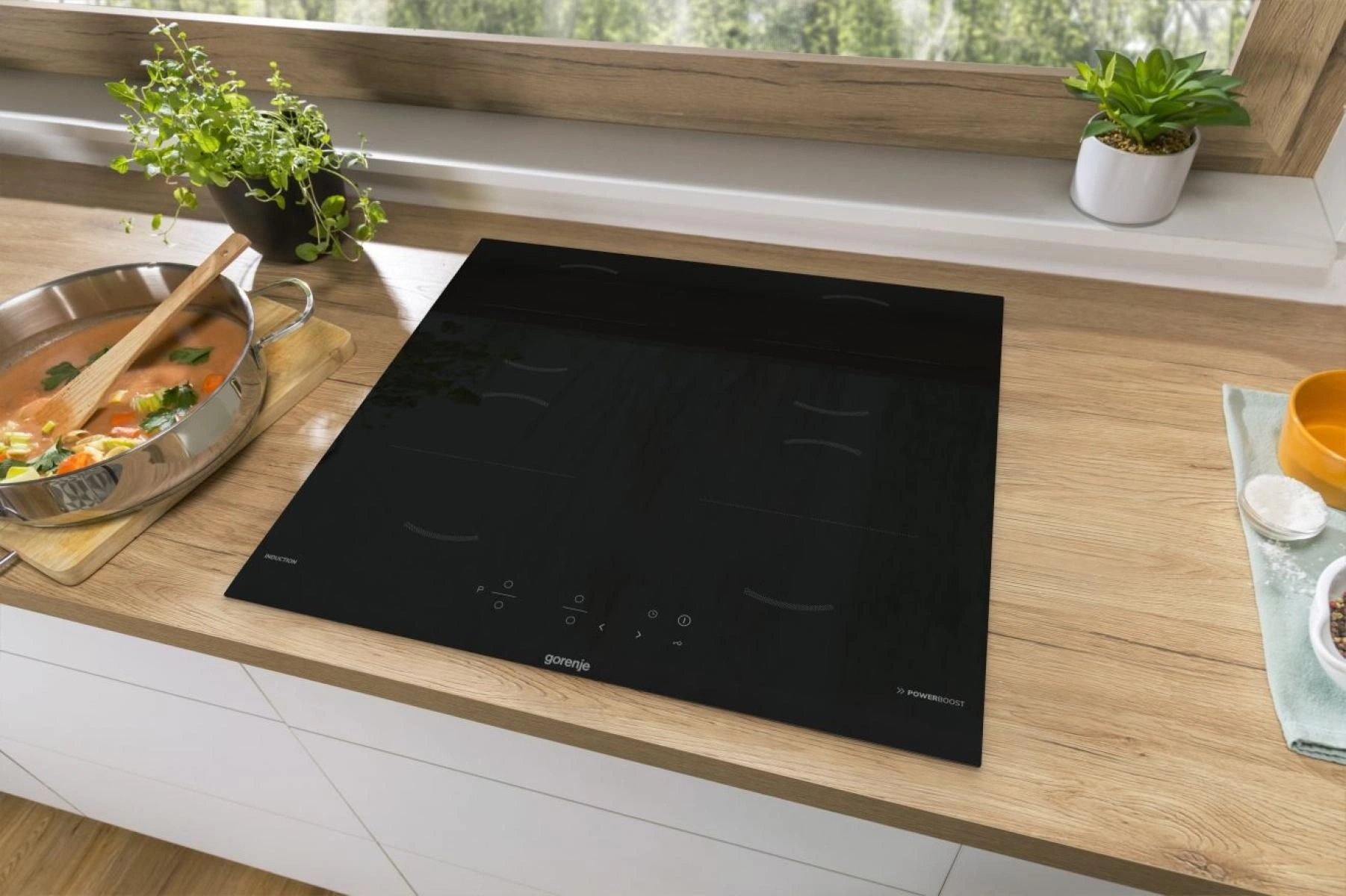 Индукционная варочная поверхность Gorenje GI6401BCE черный