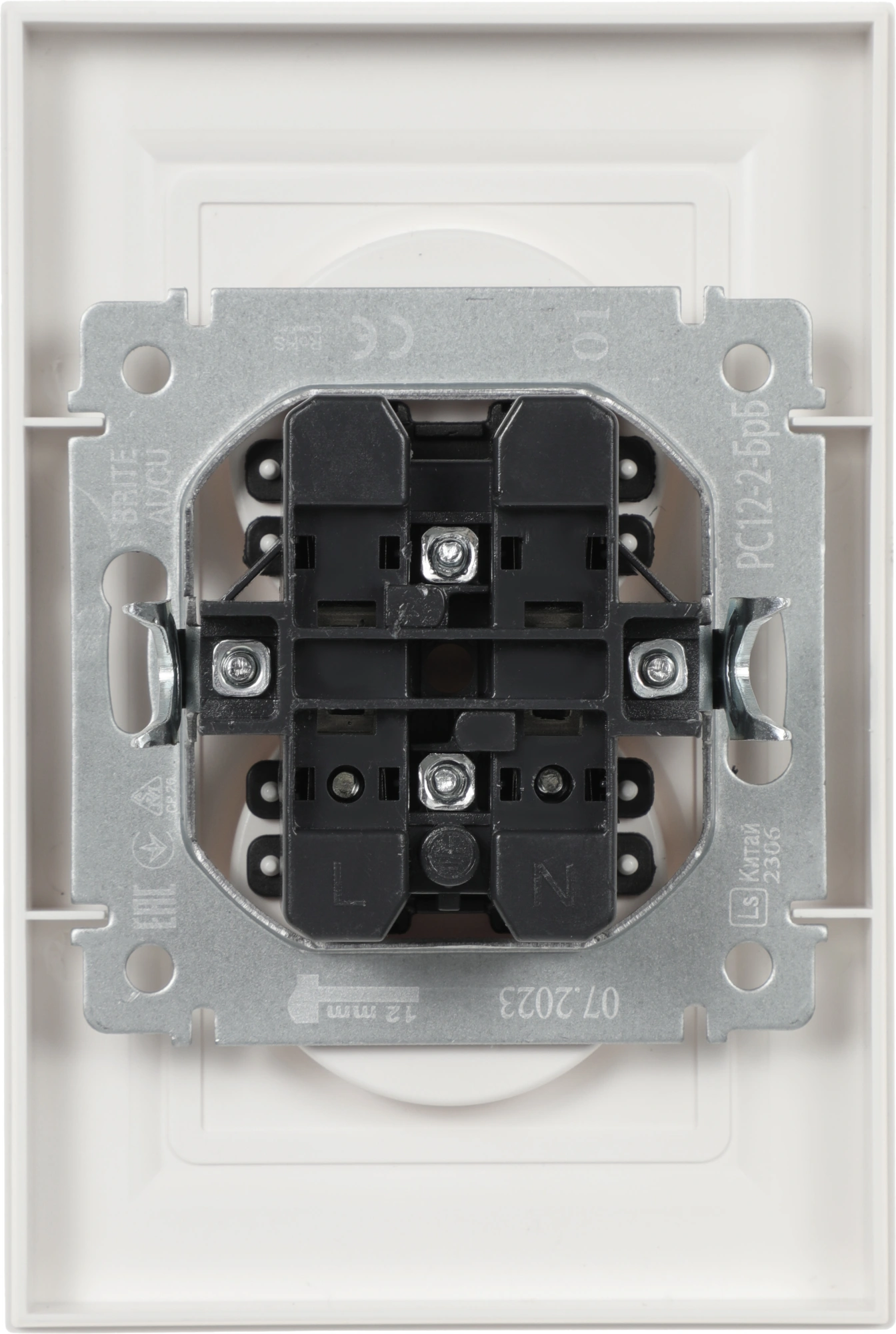 Розетка силов. IEK Brite РС12-2-БрБ BR-R20-10-K01-F 2розет. двойн. скрыт. IP20 белый (упак.:1шт)