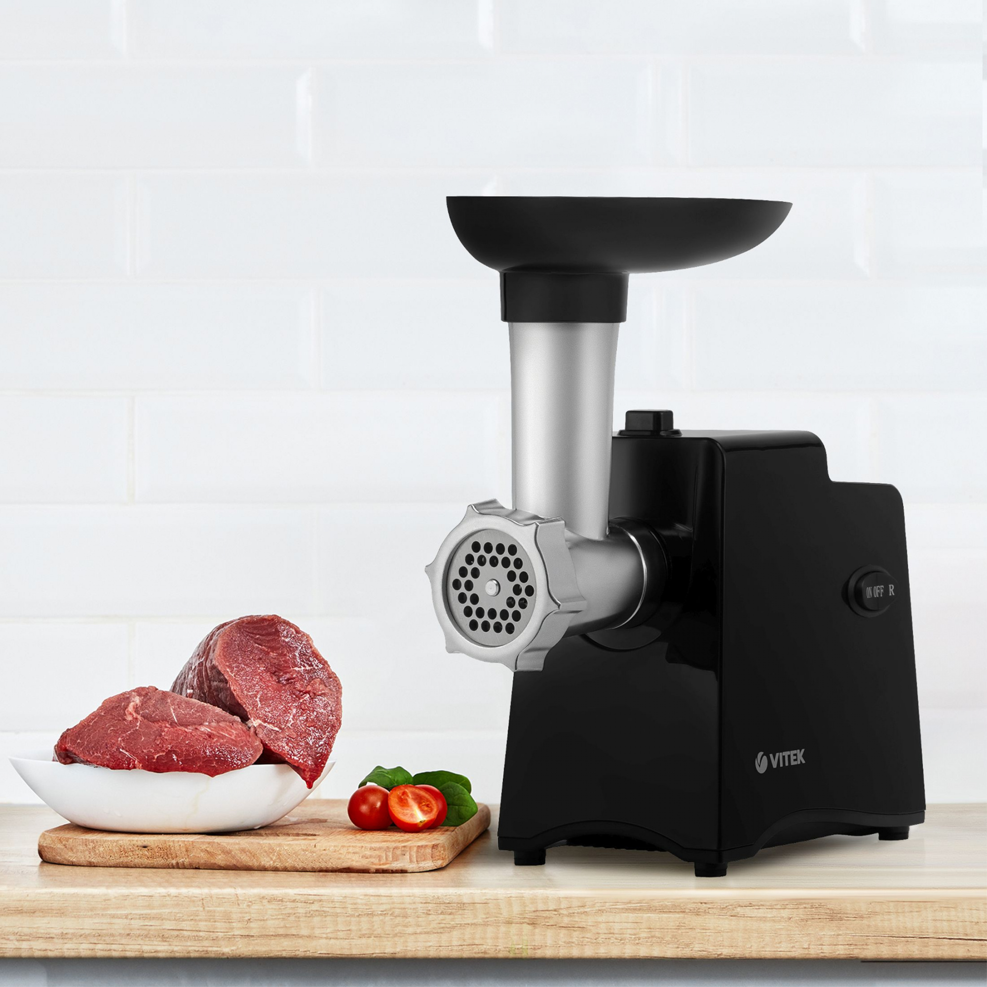 Мясорубка Vitek VT-3644 2000Вт черный