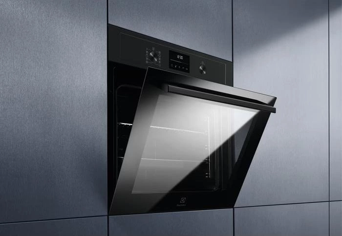 Духовой шкаф Электрический Electrolux EOD4P57H черный
