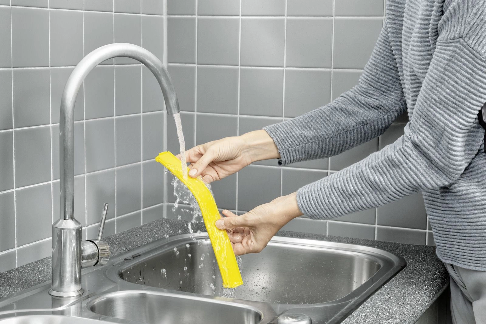 Мойщик окон Karcher WV 6 Plus шир.скреб.:280мм пит.:от аккум. белый
