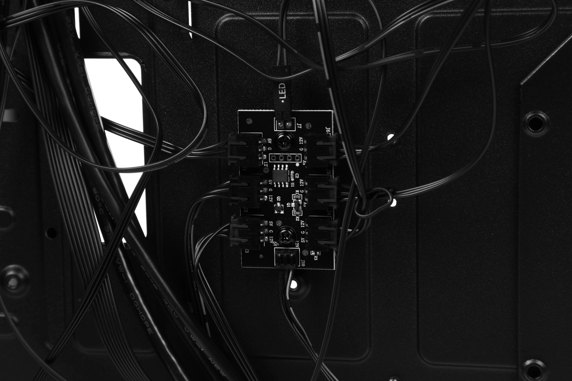 Корпус MSI MAG Forge 120A черный без БП ATX 2x120mm 2xUSB3.0 audio bott PSU