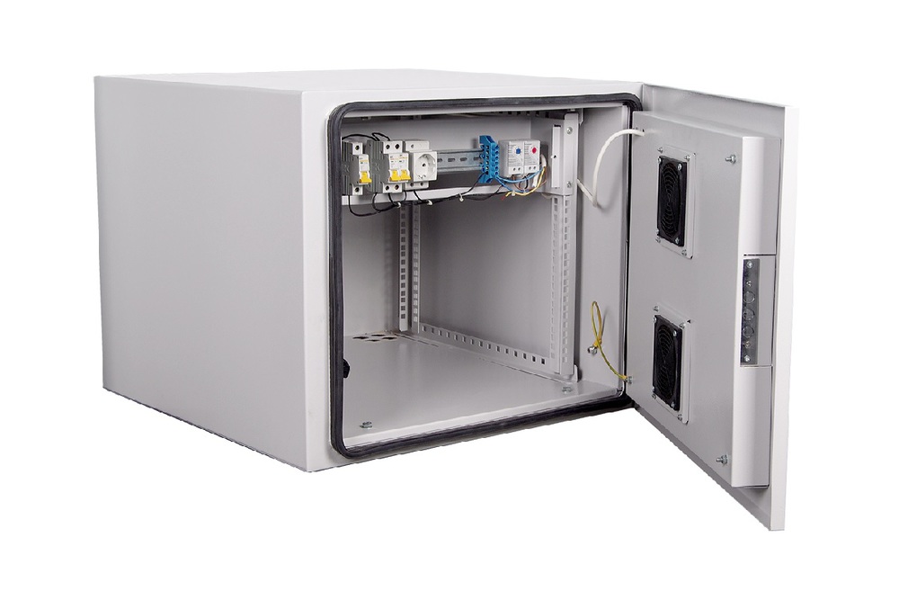 TR-158W - Всепогодный 19” шкаф для оборудования, 15U х 1030 мм, полезная глубина 900 мм, с аксессуарами "под ключ"