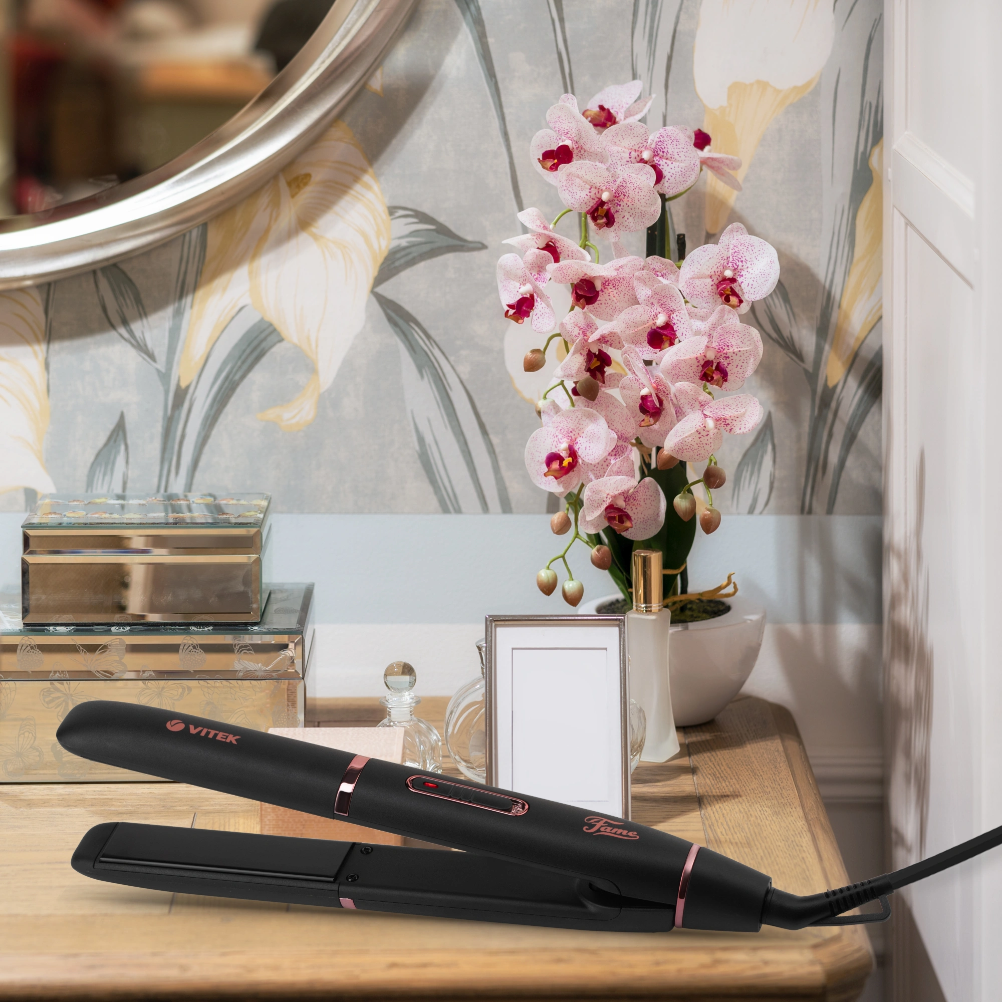 Выпрямитель Vitek Fame VT-8419 36Вт макс.темп.:220С покрытие:керамико-турмалиновое