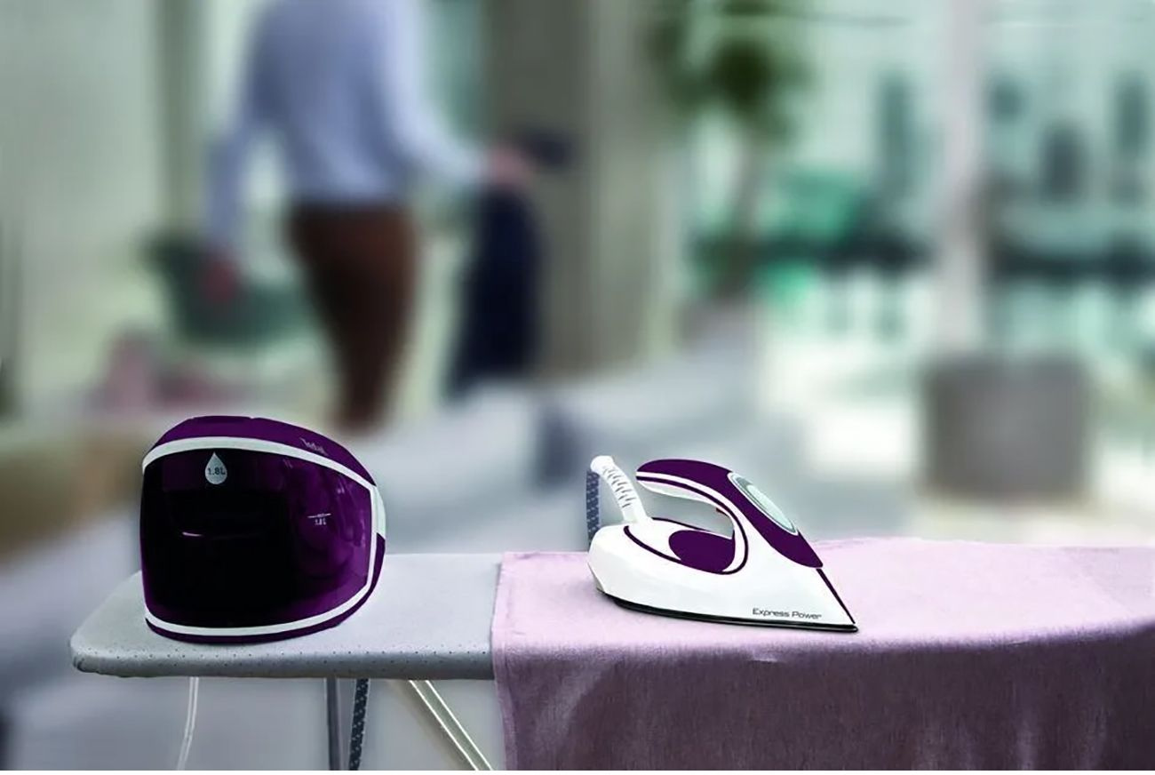 Парогенератор Tefal SV8061E0 2800Вт фиолетовый/белый