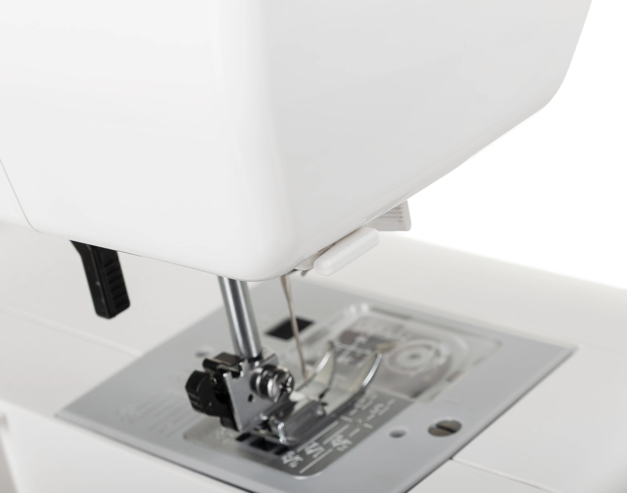 Швейная машина Janome Excellent Stitch 18A белый