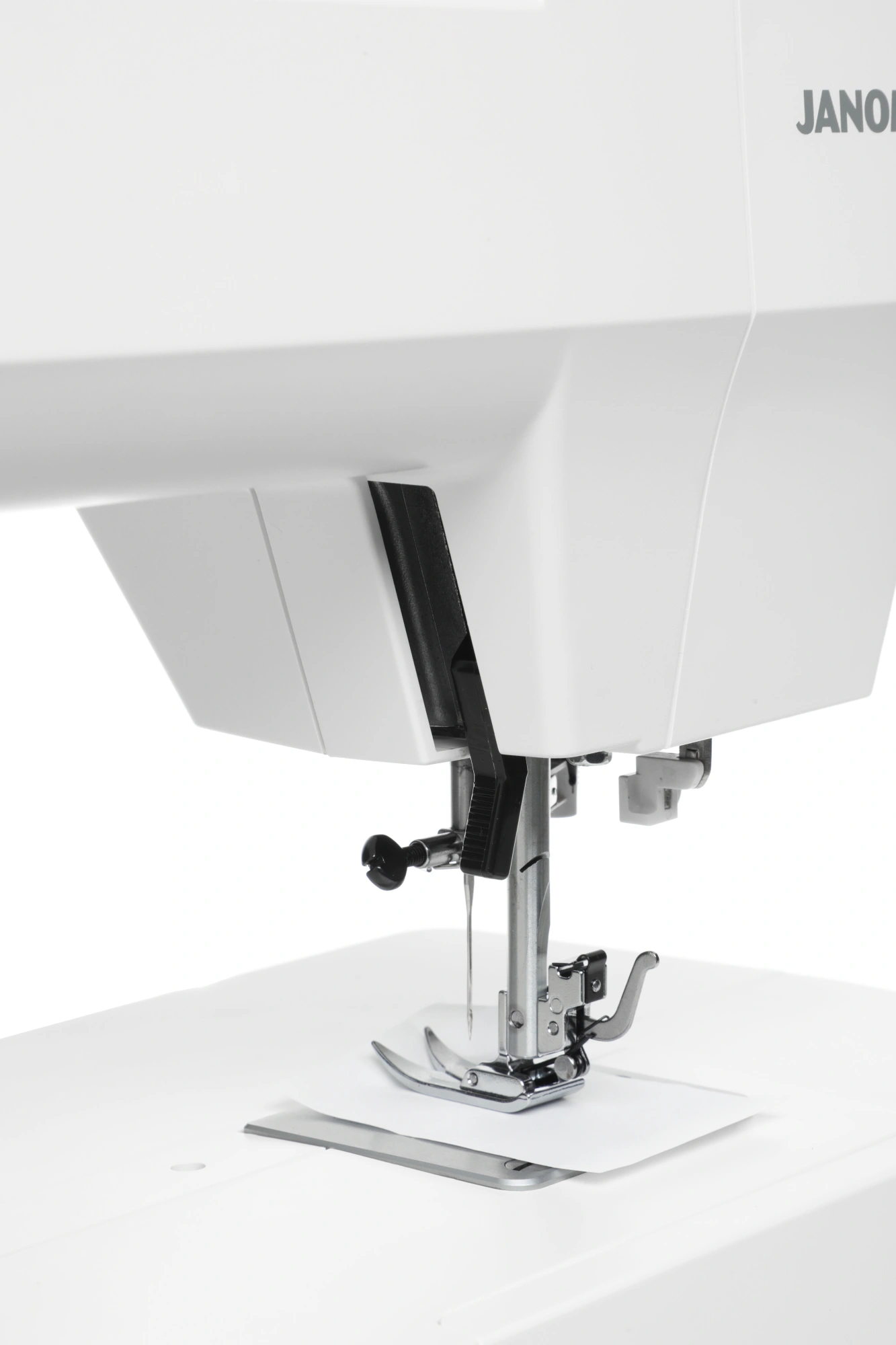 Швейная машина Janome 1522 RD белый