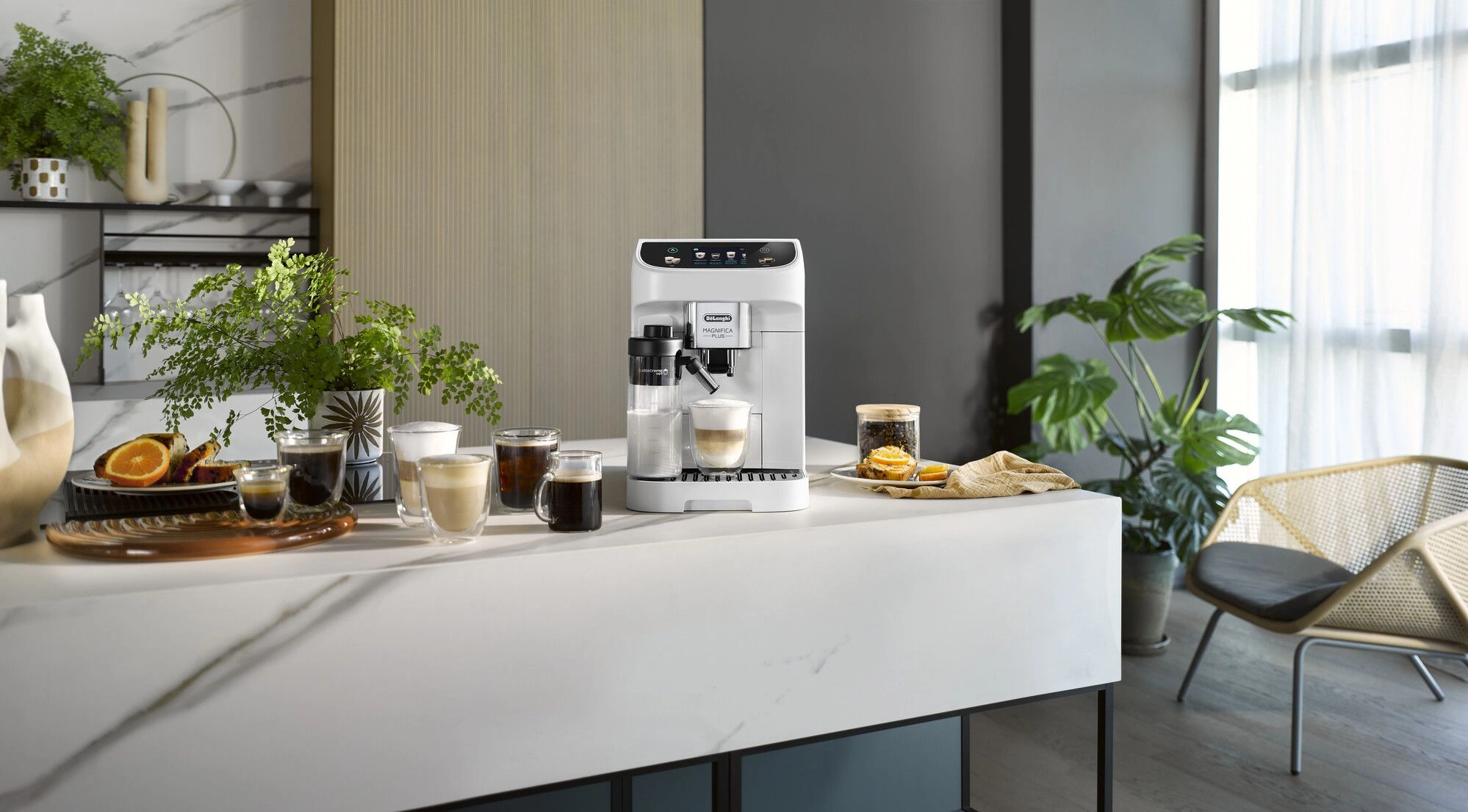 Кофемашина Delonghi Magnifica Plus ECAM320.60.W 1450Вт белый/черный