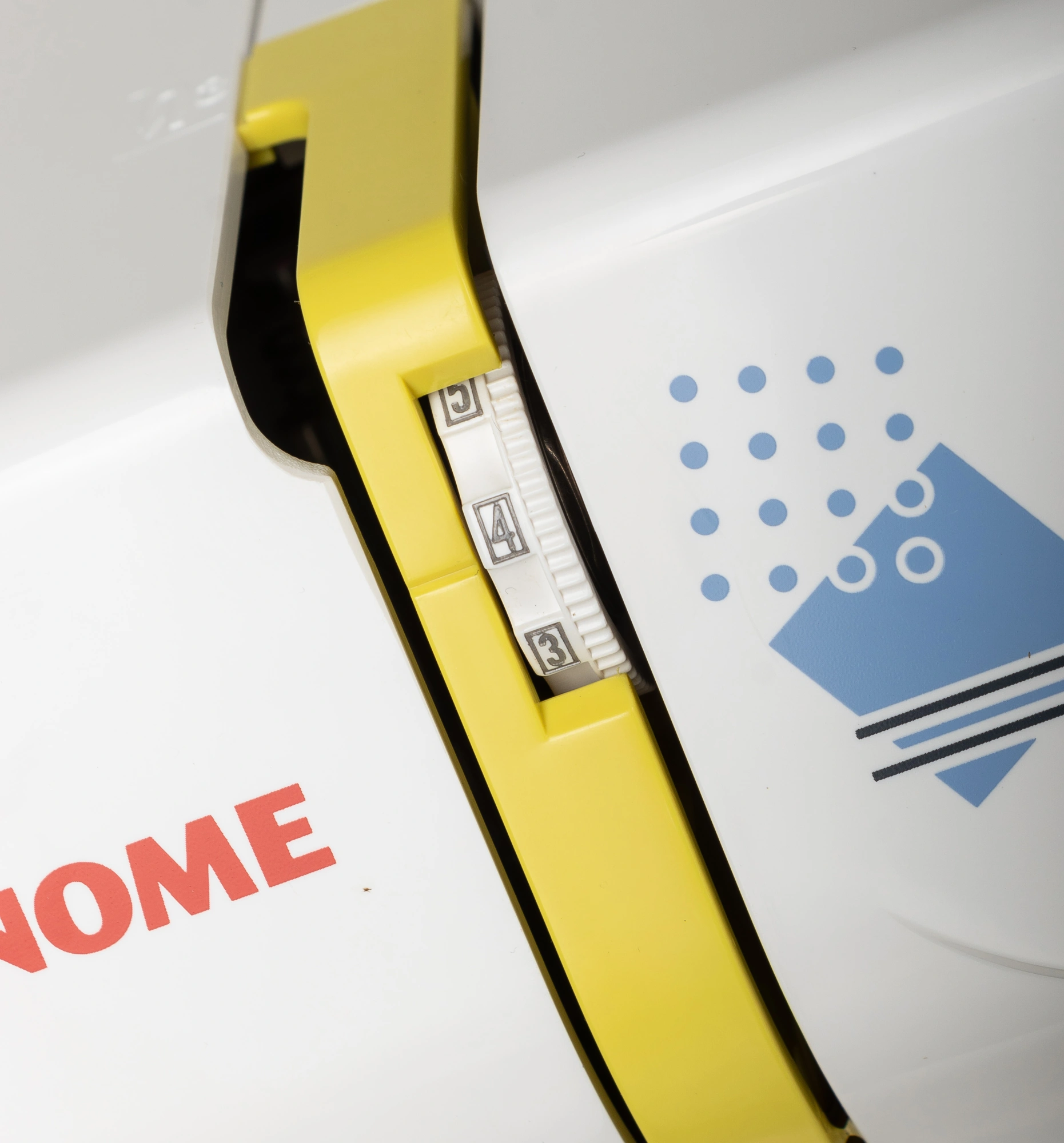 Швейная машина Janome Excellent Stitch 18A белый