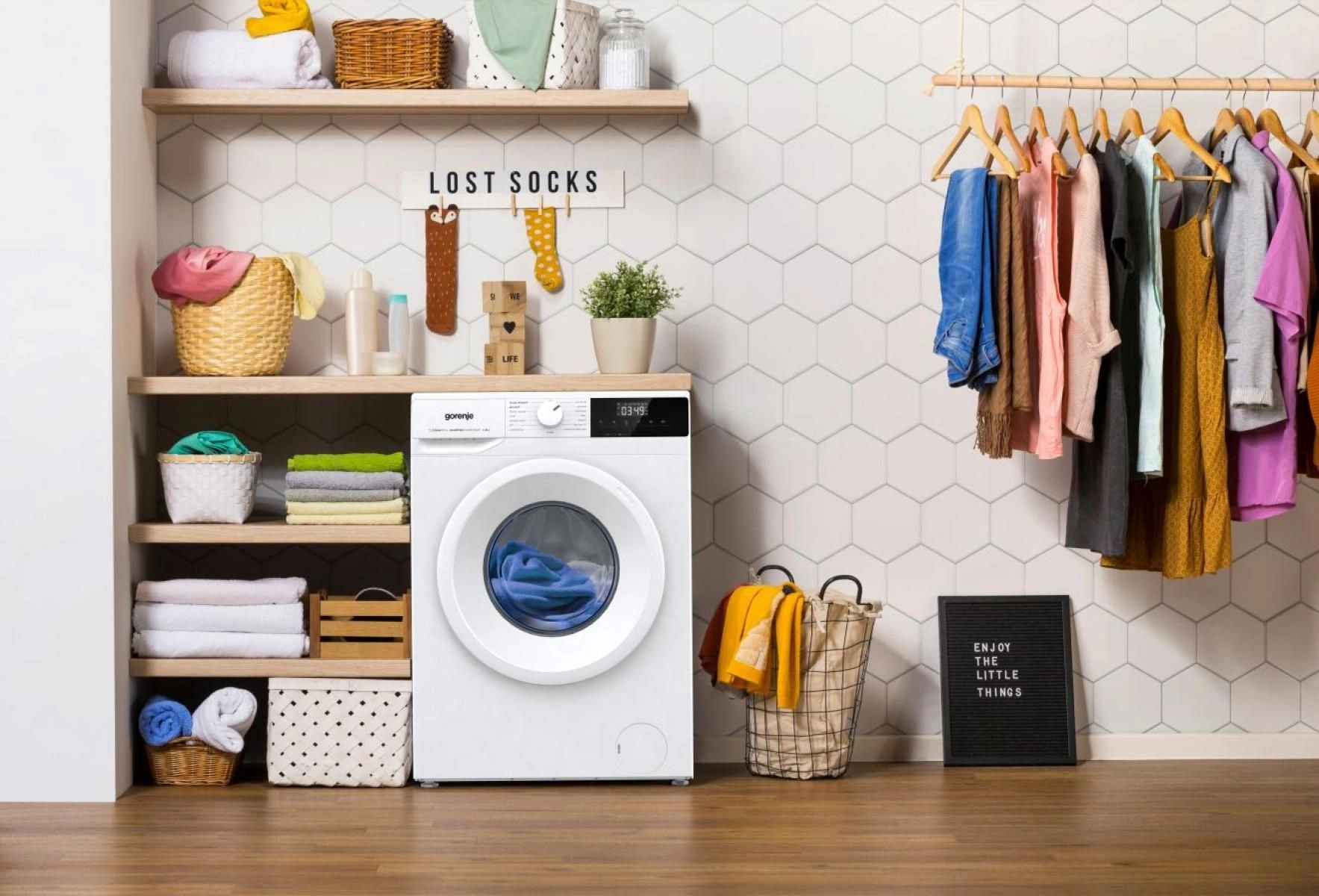 Стиральная машина Gorenje WNHPI84AS/R класс: A загр.фронтальная макс.:8кг белый инвертор