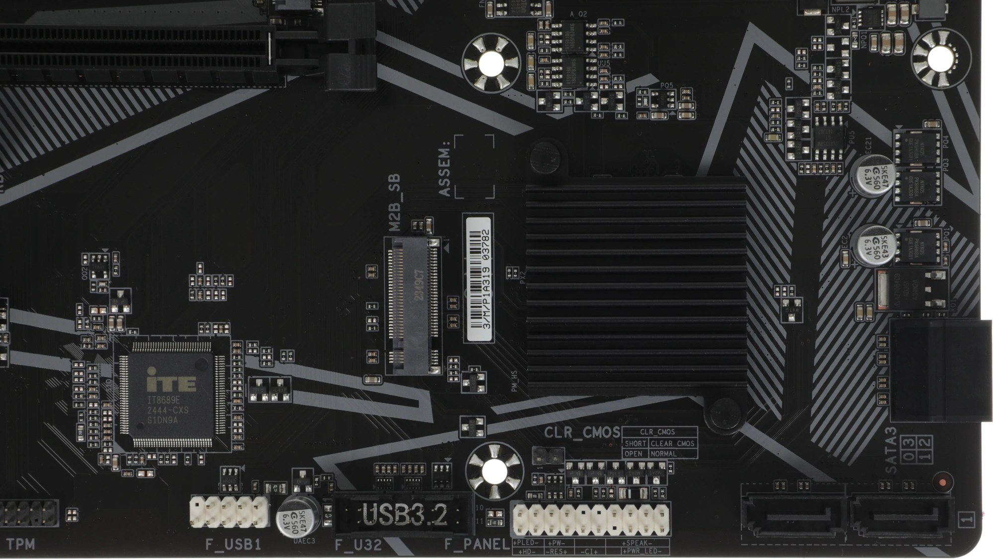 Материнская плата Gigabyte B550M K Soc-AM4 AMD B550 4xDDR4 mATX AC`97 8ch(7.1) GbLAN RAID+HDMI+DP