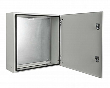 МASTERMANN-4У - Универсальный монтажный шкаф. Габариты (внешние): 600х600х210 (ШхВхГ). Комплектация:замок 2 шт, ключ 1 шт, монтажная плата 1шт., дверной уплотнитель, люк под геромовводы 1 шт, гермовводы 5 шт. Вес: 21 кг. Цвет ral 7035 (серый)